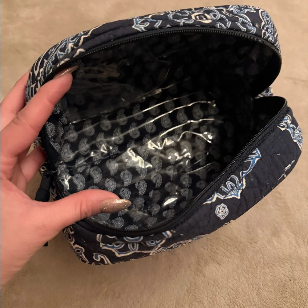 *NWOT* Vera Bradley Cosmetic Bag - Picture 2 of 3